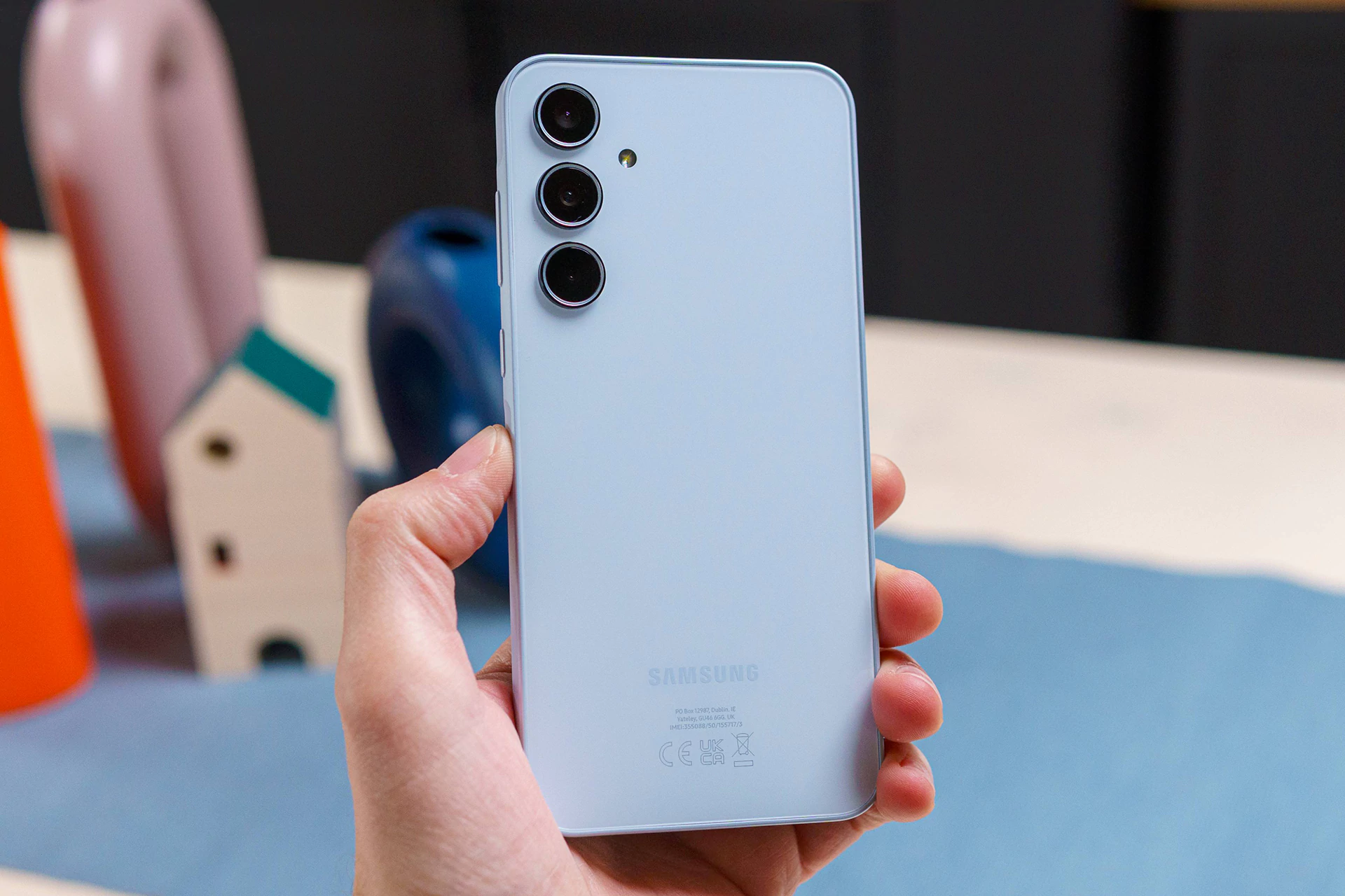 طراحی قاب پشتی گوشی Galaxy A35
