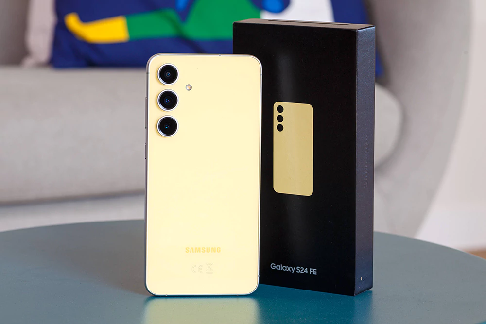 محتویات درون جعبه Galaxy S24 FE