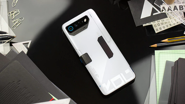 گوشی هوشمند Asus ROG Phone 7 Ultimate