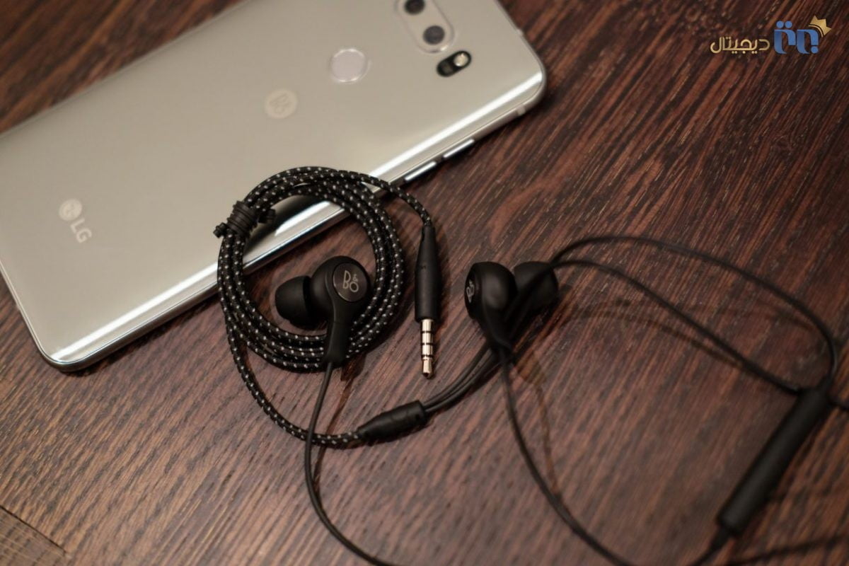 ال جی V30| LG V30 دارای یک جفت ایرفون B & O در جعبه است
