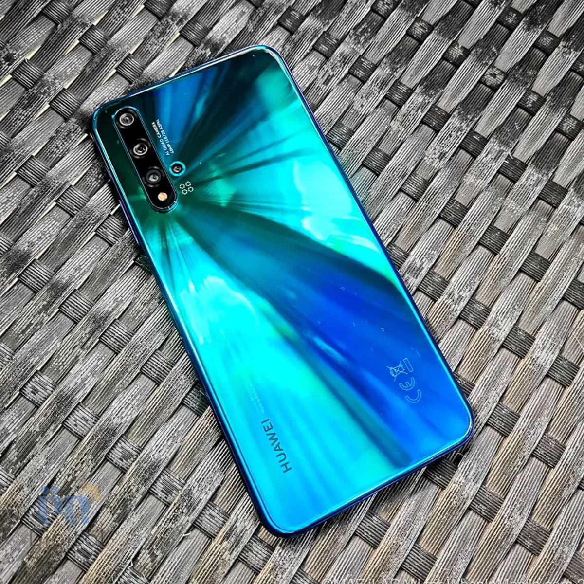 نقد و بررسی هواوی Nova 5T