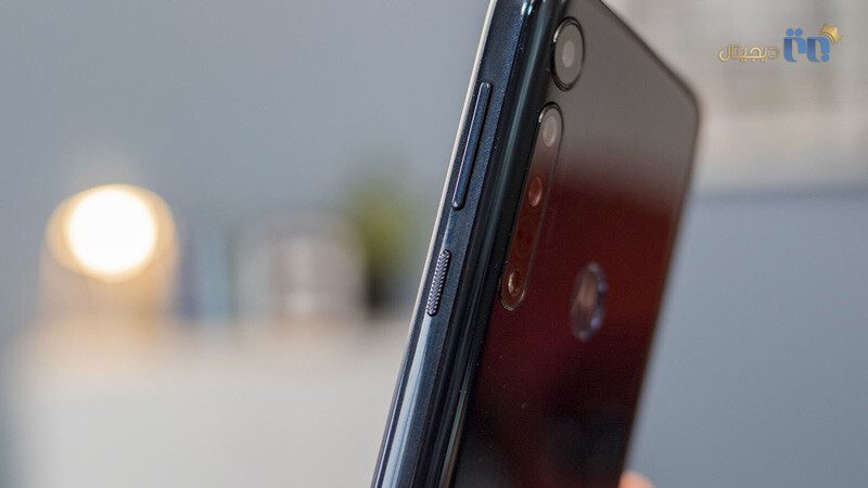 موتورولا One Macro از کنار