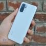 شیائومی Redmi Note 10 سفید در دست