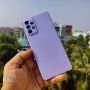 سامسونگ Galaxy A72 بنفش در دست