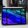 اپل iPad Mini 2021 با قلم و صفحه نمایش روشن