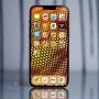 اپل iPhone Pro Max با صفحه نمایش روشن روی شیشه