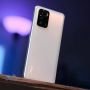 شیائومی Poco X3 GT سفید روی تخته چوبی