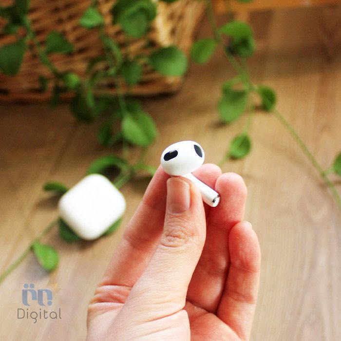 هندزفری اپل AirPods 3 در دست