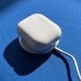 اپل AirPods 3 در حال شارژ شدن با MagSafe