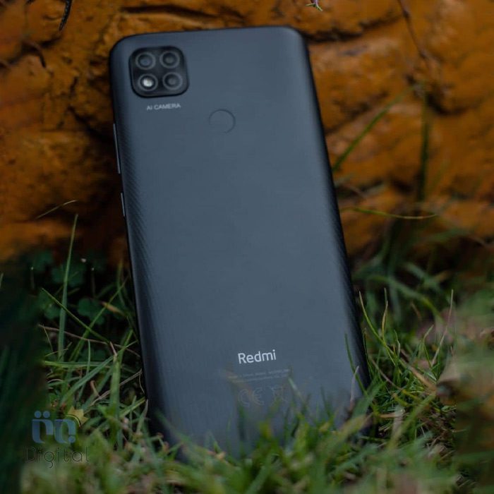 شیائومی Redmi 9 Activ مشکی در طبیعت