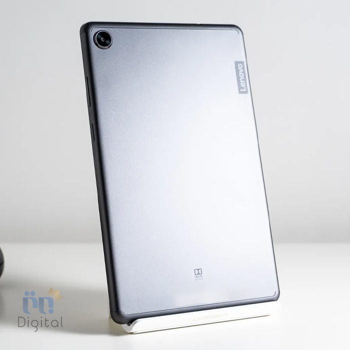 لنوو تب M8 HD ایستاده