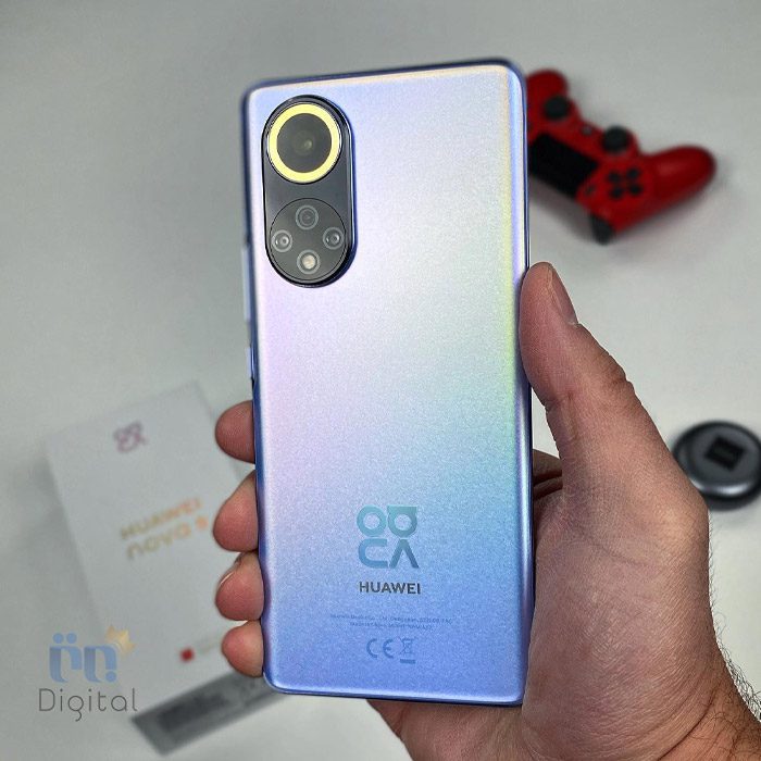Huawei Nova 9 in Hand
