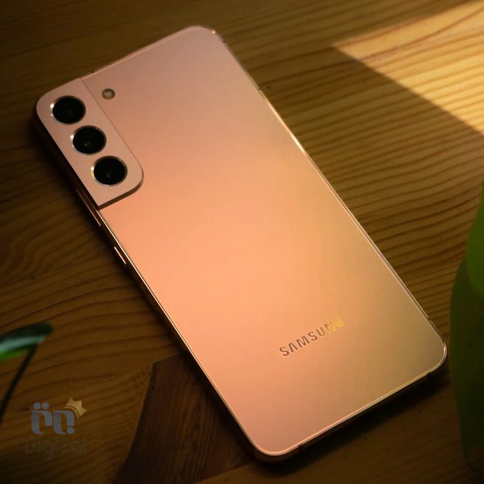 رنگ طلایی Galaxy S22