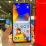نمایشگر گوشی پوکو x4 pro در دست