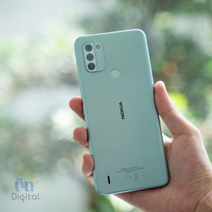 Nokia C31 in hand