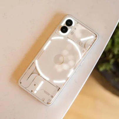 نقد و بررسی Nothing Phone 2