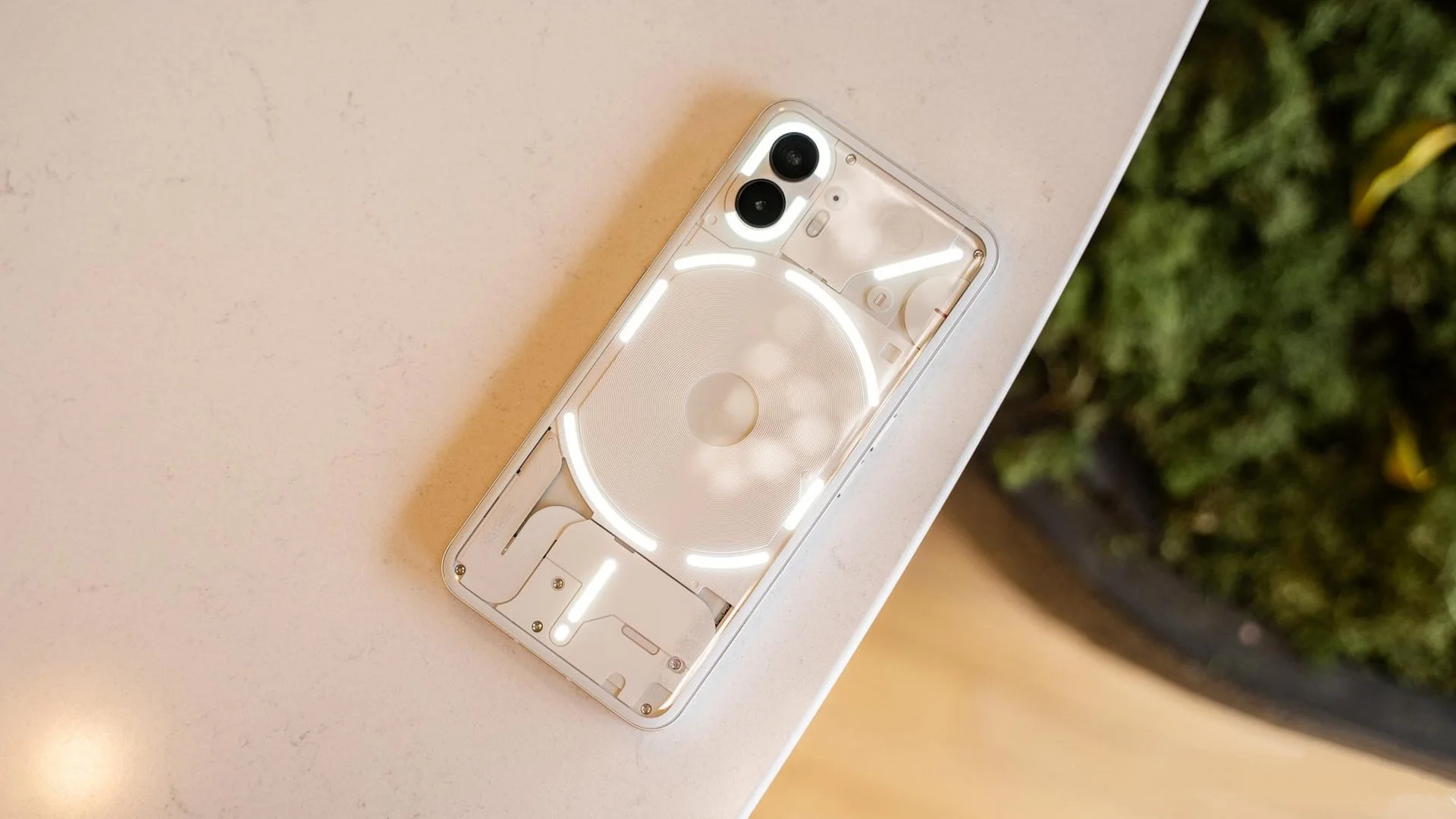 نقد و بررسی Nothing Phone 2