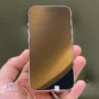 نمای روبرو و صفحه نمایش موبایل اپل مدل iPhone 15 CH/A دو سیم کارت حافظه ۱۲۸ گیگابایت – در حد نو