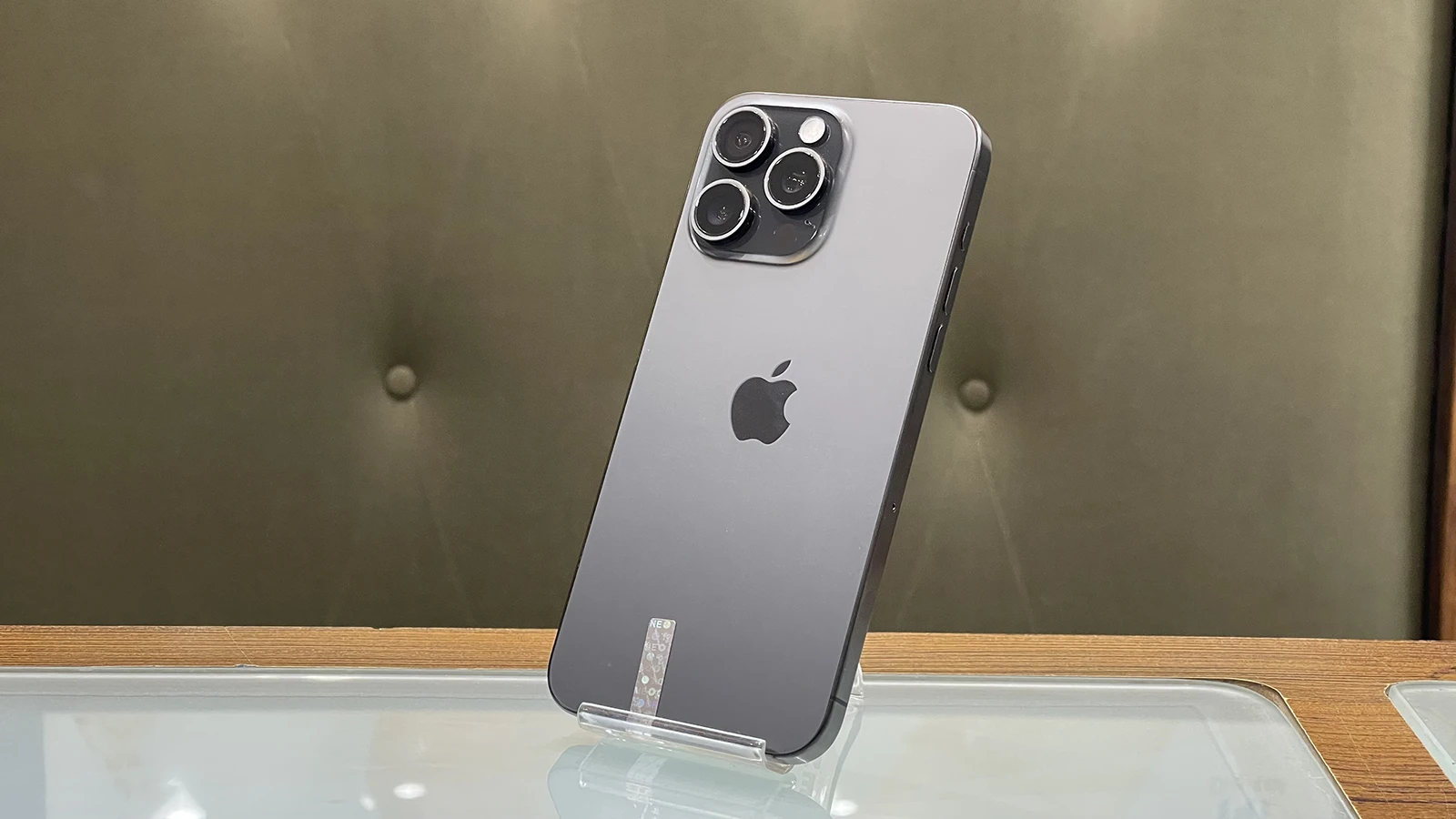 گوشی موبایل اپل مدل iPhone 15 Pro Max ZAA دو سیم کارت حافظه ۲۵۶ گیگابایت – کارکرده