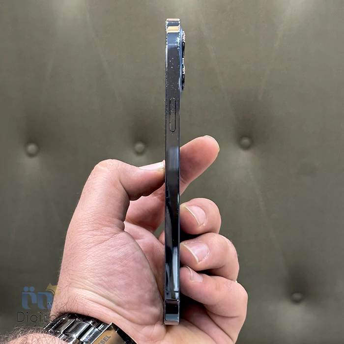 نمای کناری گوشی کارکرده iPhone 12 Pro Max ZAA