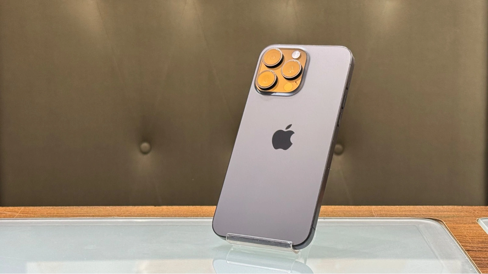 گوشی موبایل اپل مدل iPhone 15 Pro Max ZAA دو سیم کارت حافظه ۲۵۶ گیگابایت – در حد نو