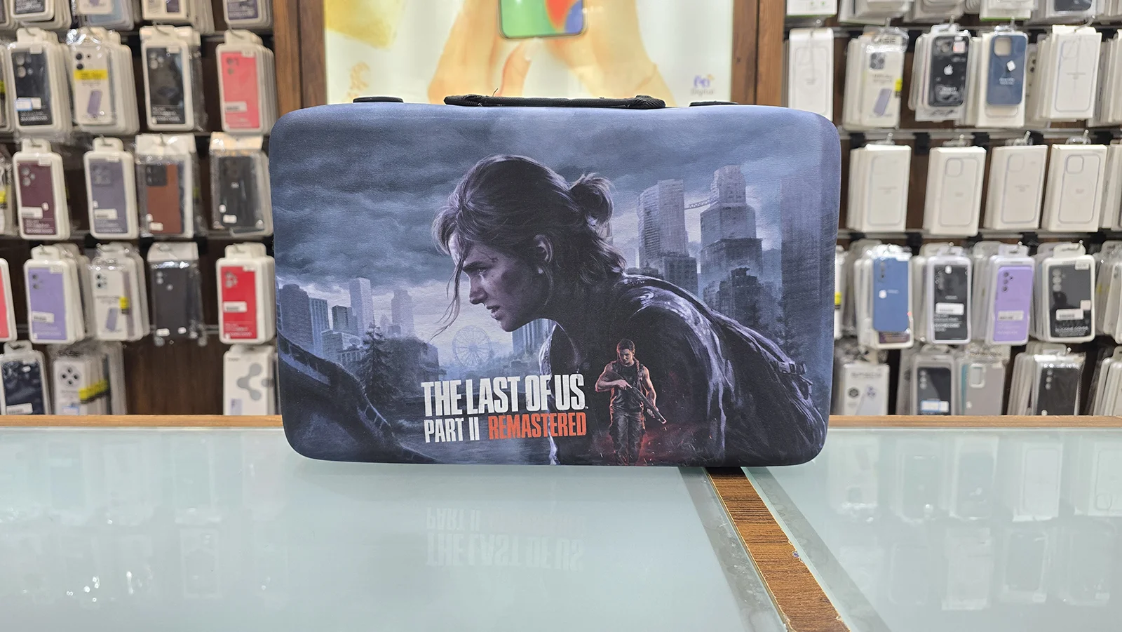 کیف حمل ۴ کاره کنسول پلی ‌استیشن ۵ اسیم طرح Last of Us