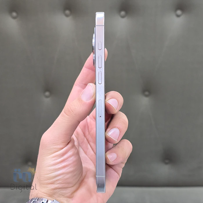 نمای چپ گوشی موبایل اپل مدل iPhone 16 Pro Max دو سیم