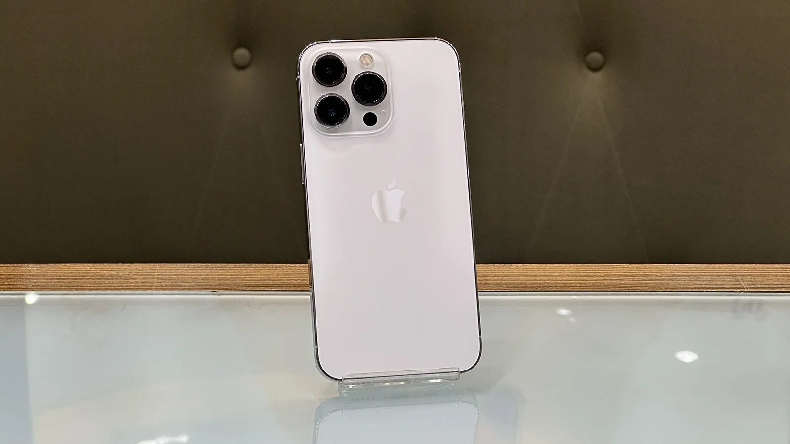 گوشی موبایل اپل مدل iPhone 13 Pro ZAA دو سیم کارت حافظه ۲۵۶ گیگابایت – کارکرده