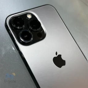 گوشی موبایل اپل مدل iPhone 13 Pro ZDA تک سیم کارت حافظه ۲۵۶ گیگابایت – کارکرده | نمای پشت و دوربین