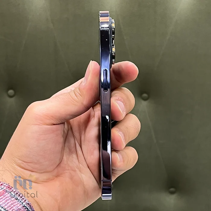 گوشی موبایل اپل مدل iPhone 14 Pro CHA دو سیم کارت حافظه ۲۵۶ گیگابایت – کارکرده |‌ نمای راست