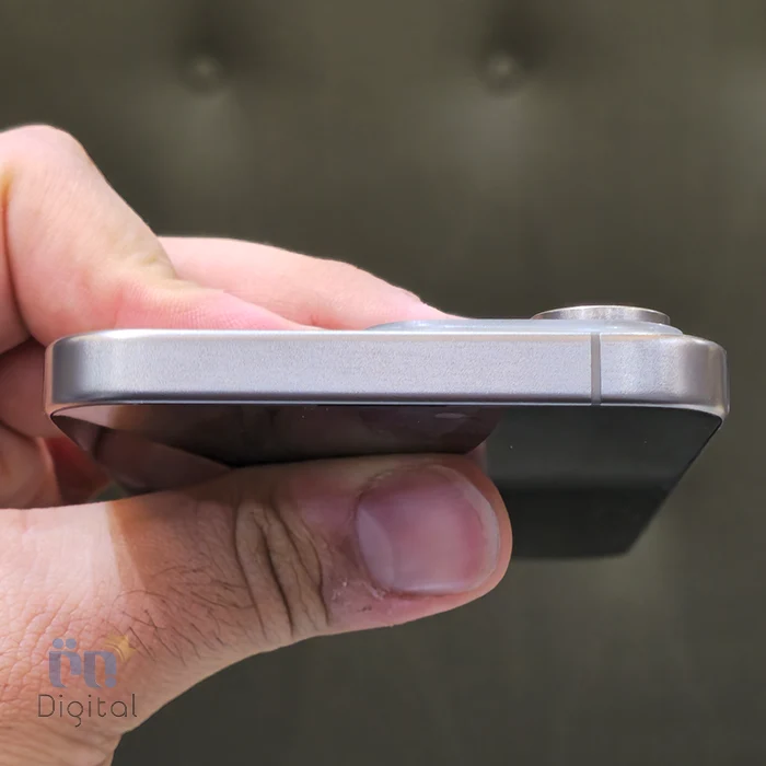 گوشی موبایل اپل مدل iPhone 15 Pro Max ZAA دو سیم کارت حافظه ۲۵۶ گیگابایت – در حد نو | نمای بالا