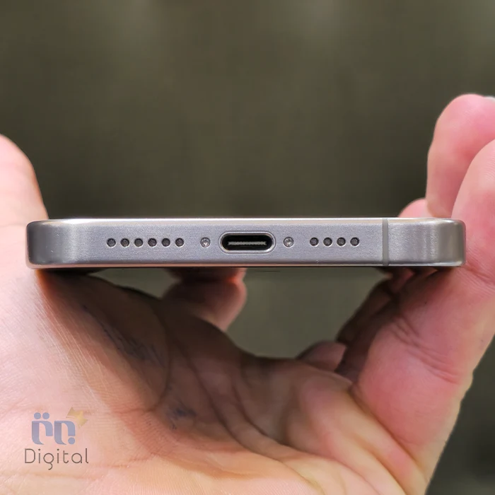 گوشی موبایل اپل مدل iPhone 15 Pro Max ZAA دو سیم کارت حافظه ۲۵۶ گیگابایت – در حد نو | نمای پایین