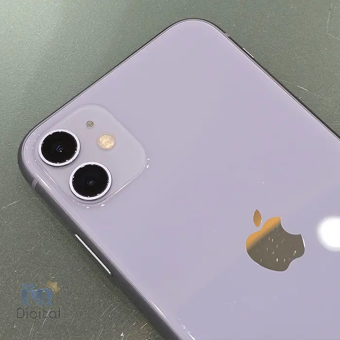 گوشی موبایل اپل مدل iPhone 11 CHA دو سیم کارت حافظه ۱۲۸ گیگابایت – کارکرده | نمای پشت و دوربین