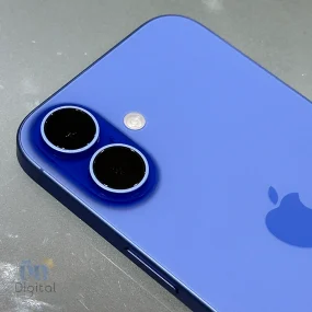 گوشی موبایل اپل مدل iPhone 16 CHA دو سیم کارت حافظه ۱۲۸ گیگابایت – در حد نو | نمای پشت و دوربین