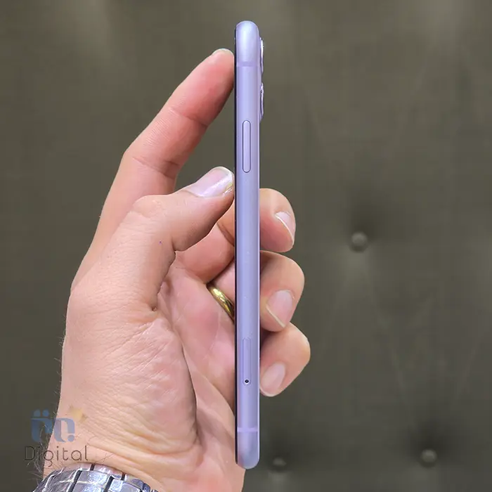 گوشی موبایل اپل مدل iPhone 11 CHA دو سیم کارت حافظه ۱۲۸ گیگابایت – کارکرده | نمای راست
