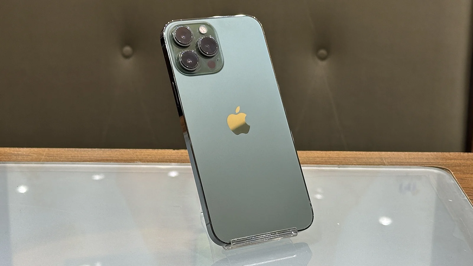 گوشی موبایل اپل مدل iPhone 13 Pro Max ZAA دو سیم کارت حافظه ۲۵۶ گیگابایت – کارکرده