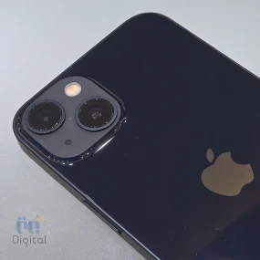 گوشی موبایل اپل مدل iPhone 13 ZAA دو سیم کارت حافظه ۱۲۸ گیگابایت – کارکرده | نمای پشت و دوربین