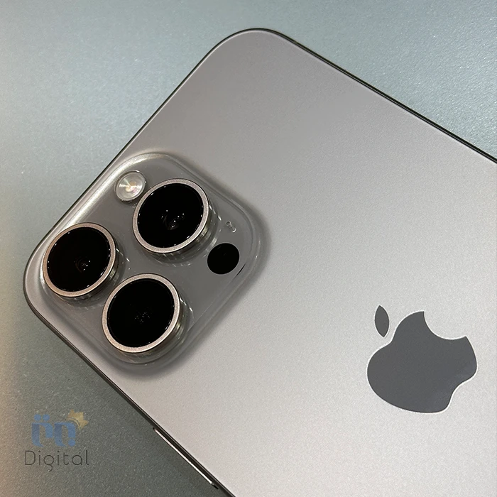 گوشی موبایل اپل مدل iPhone 15 Pro Max ZAA دو سیم کارت حافظه ۲۵۶ گیگابایت – کارکرده | نمای پشت و دوربین
