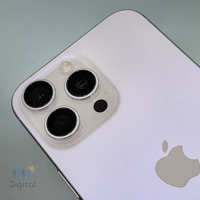 گوشی موبایل اپل مدل iPhone 16 Pro Max ZAA دو سیم کارت حافظه ۲۵۶ گیگابایت – کارکرده |‌نمای پشت و دوربین