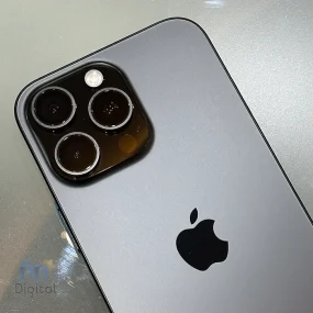 گوشی موبایل اپل مدل iPhone 16 Pro Max ZAA دو سیم کارت حافظه ۲۵۶ گیگابایت –در حد نو | نمای پشت و دوربین