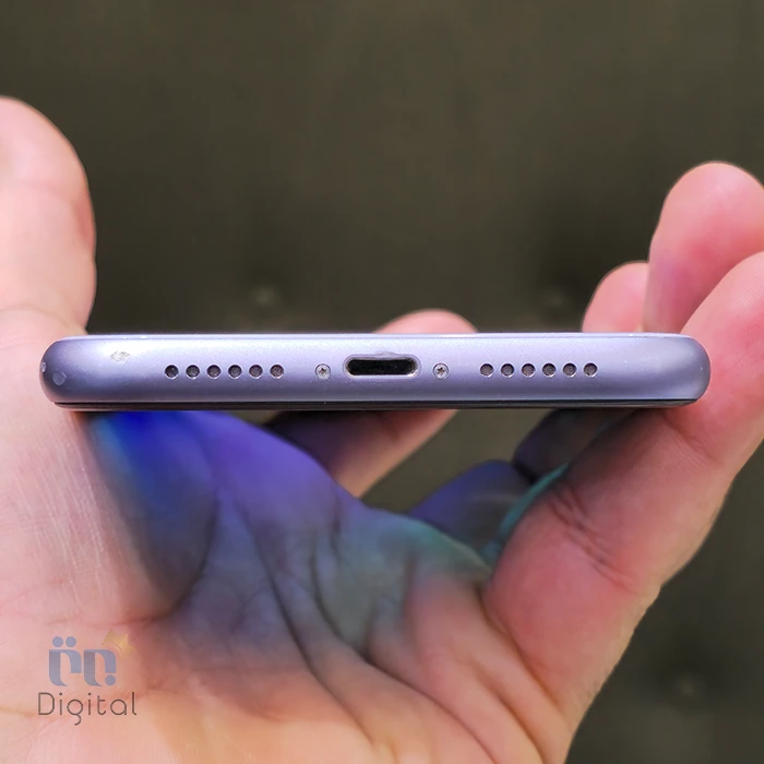 گوشی موبایل اپل مدل iPhone 11 CHA دو سیم کارت حافظه ۱۲۸ گیگابایت – کارکرده | نمای پایین