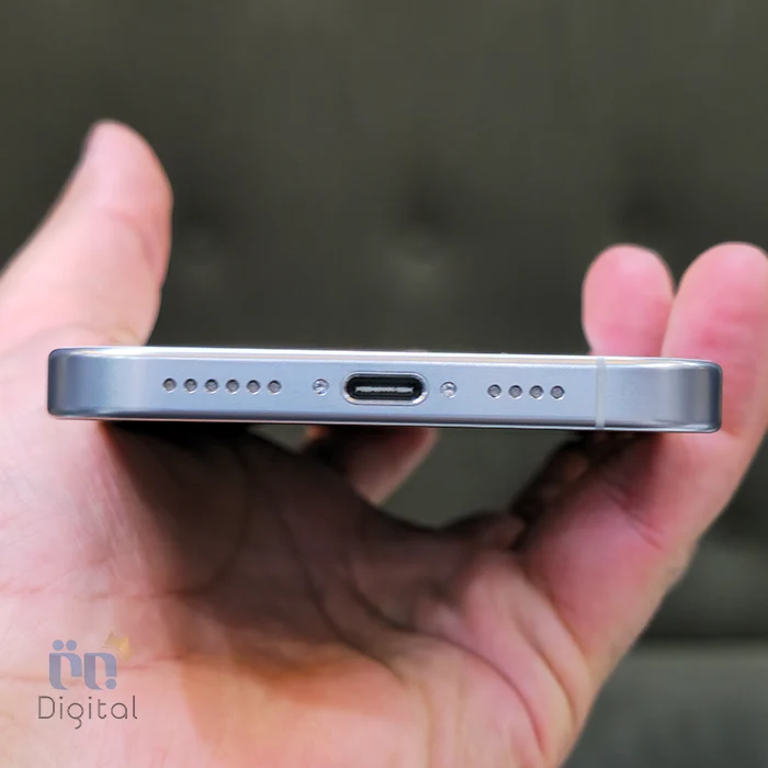 گوشی موبایل اپل مدل iPhone 16 Pro Max ZAA دو سیم کارت حافظه ۲۵۶ گیگابایت – کارکرده |‌نمای پایین