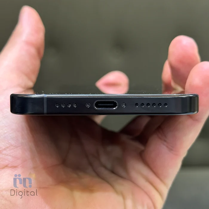 گوشی موبایل اپل مدل iPhone 16 Pro Max ZAA دو سیم کارت حافظه ۲۵۶ گیگابایت –در حد نو | نمای پایین