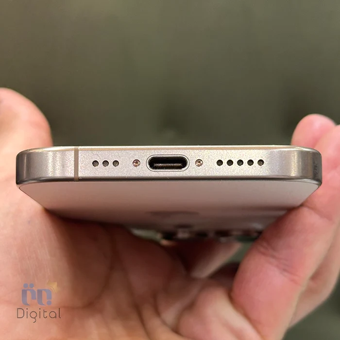 گوشی موبایل اپل مدل iPhone 16 Pro ZAA دو سیم کارت حافظه ۲۵۶ گیگابایت – در حد نو | نمای پایین