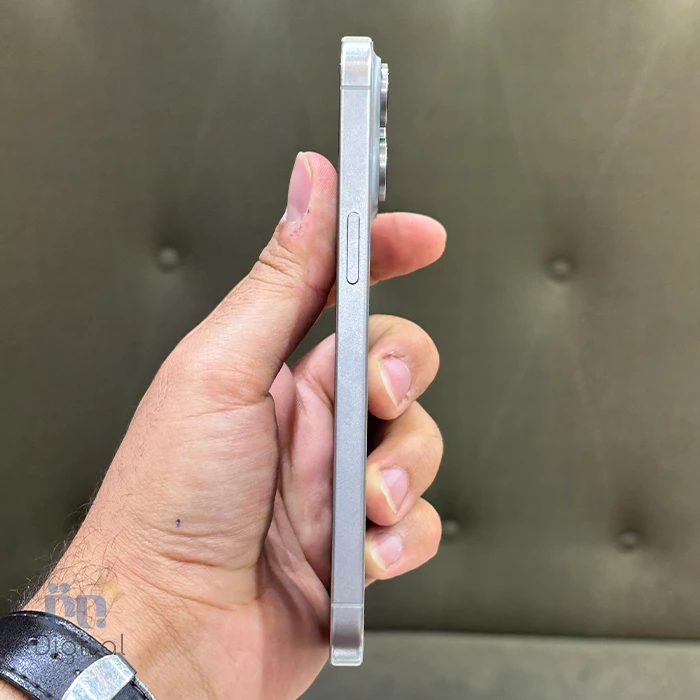 گوشی موبایل اپل مدل iPhone 15 Pro Max ZAA دو سیم کارت حافظه ۲۵۶ گیگابایت – کارکرده | نمای راست