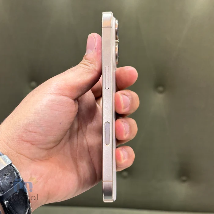 گوشی موبایل اپل مدل iPhone 16 Pro ZAA دو سیم کارت حافظه ۲۵۶ گیگابایت – در حد نو | نمای راست