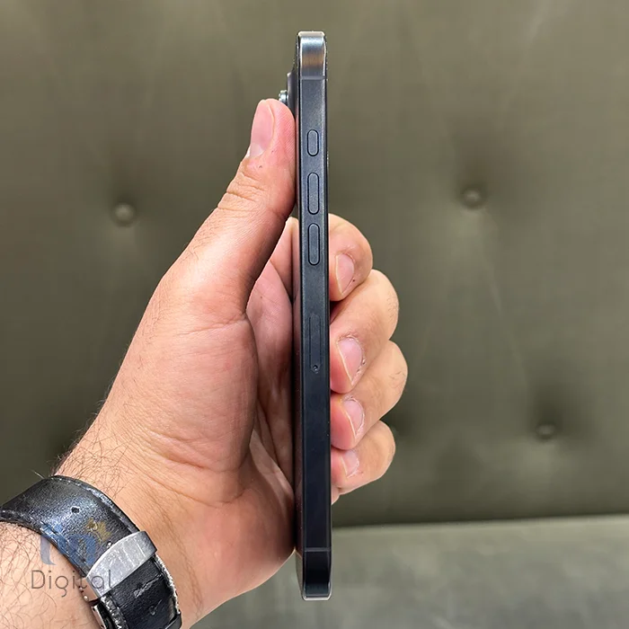 گوشی موبایل اپل مدل iPhone 16 Pro Max ZAA دو سیم کارت حافظه ۲۵۶ گیگابایت –در حد نو | نمای چپ