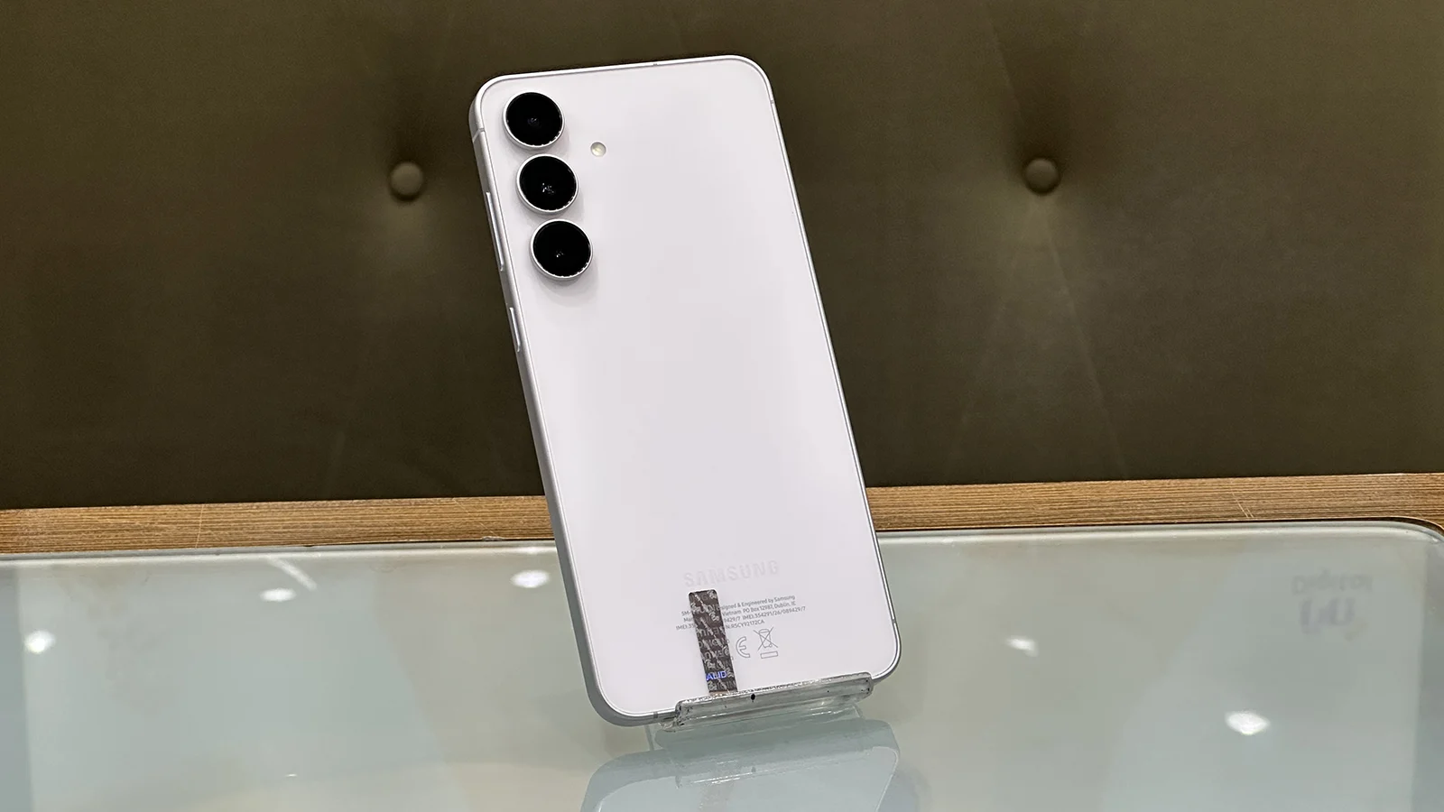 گوشی موبایل سامسونگ مدل گلکسی S25 FE 5G حافظه ۲۵۶ گیگابایت با رم ۸ گیگابایت – در حد نو