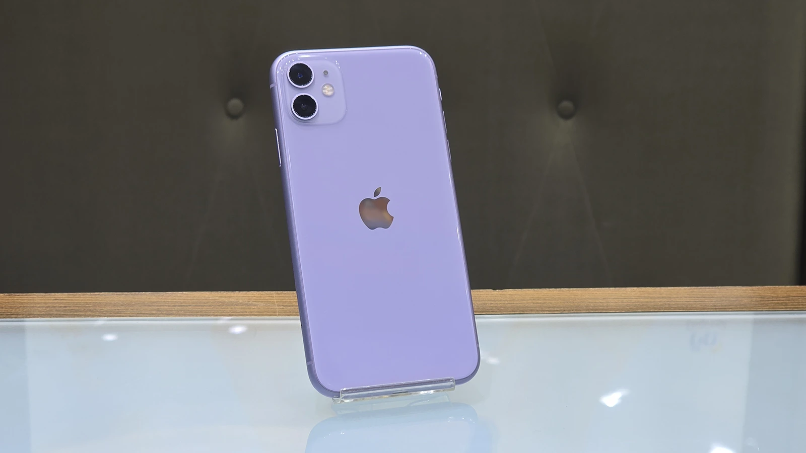 گوشی موبایل اپل مدل iPhone 11 CHA دو سیم کارت حافظه ۱۲۸ گیگابایت – کارکرده