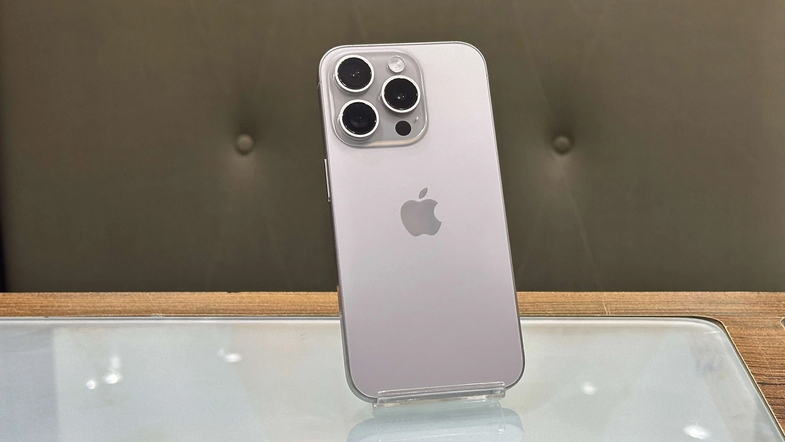 گوشی موبایل اپل مدل iPhone 15 Pro AAA تک سیم کارت حافظه ۲۵۶ گیگابایت – در حد نو